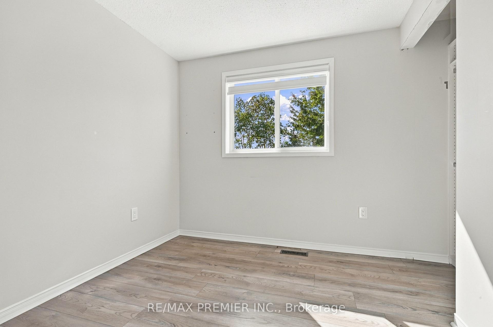 Photo 25 of 54 Hersey Crescent N, Barrie, Holly — HOMEH