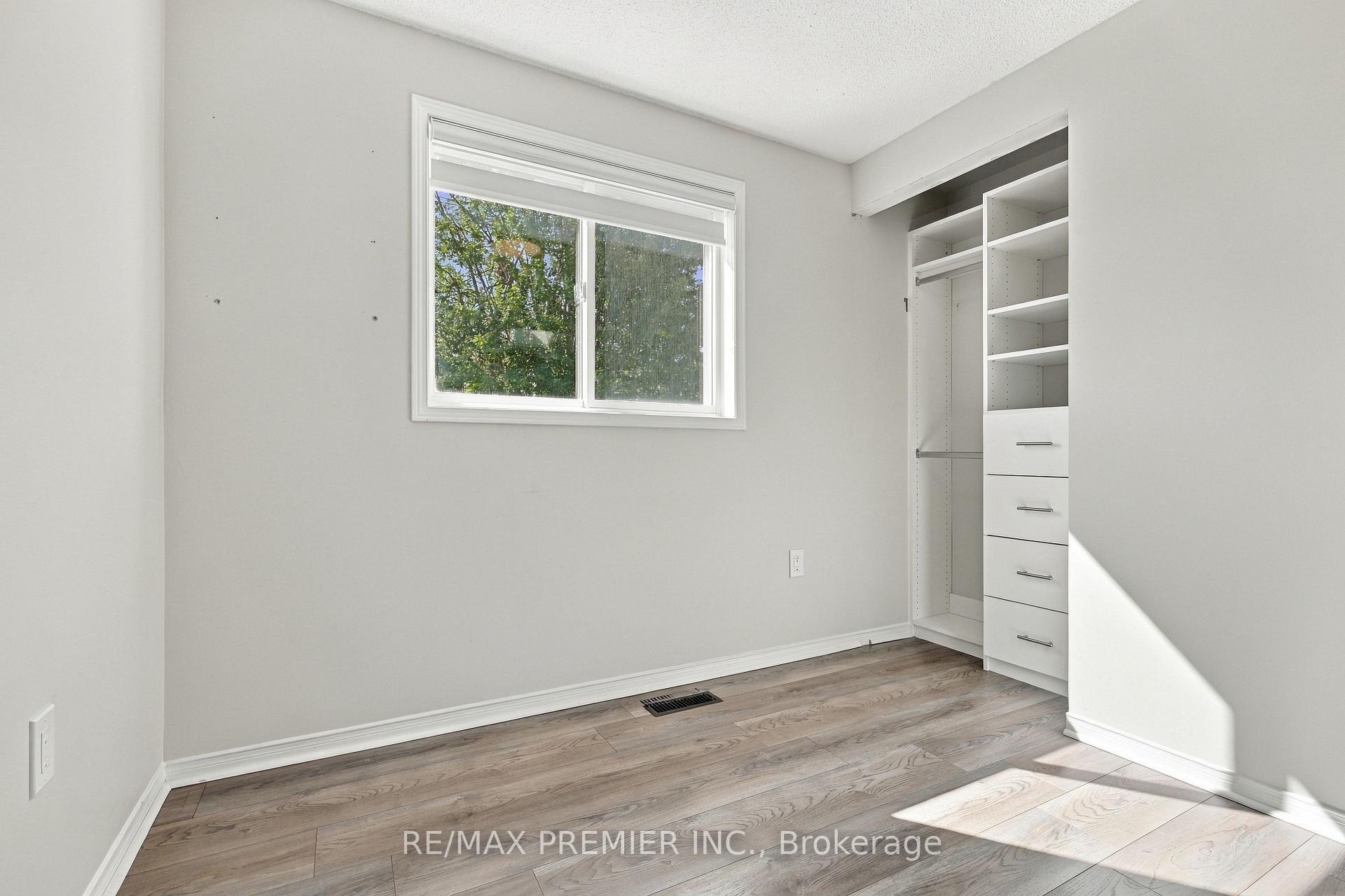 Photo 28 of 54 Hersey Crescent N, Barrie, Holly — HOMEH