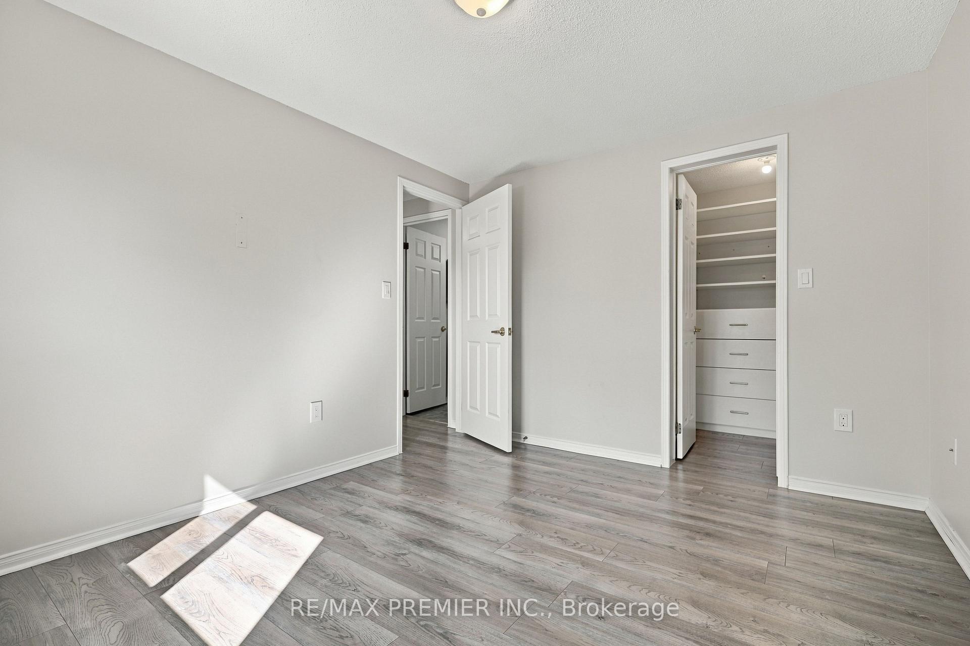 Photo 31 of 54 Hersey Crescent N, Barrie, Holly — HOMEH