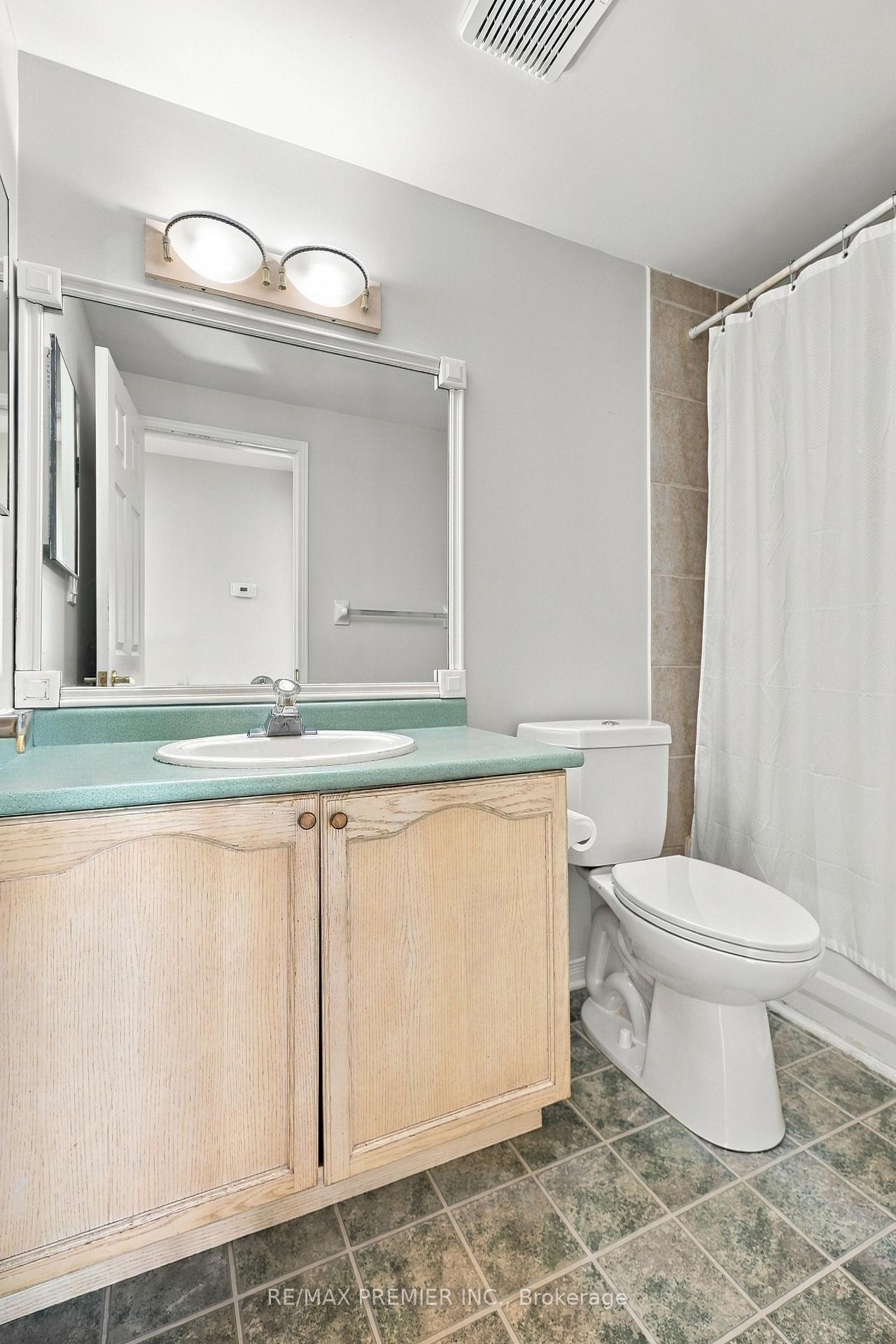 Photo 34 of 54 Hersey Crescent N, Barrie, Holly — HOMEH