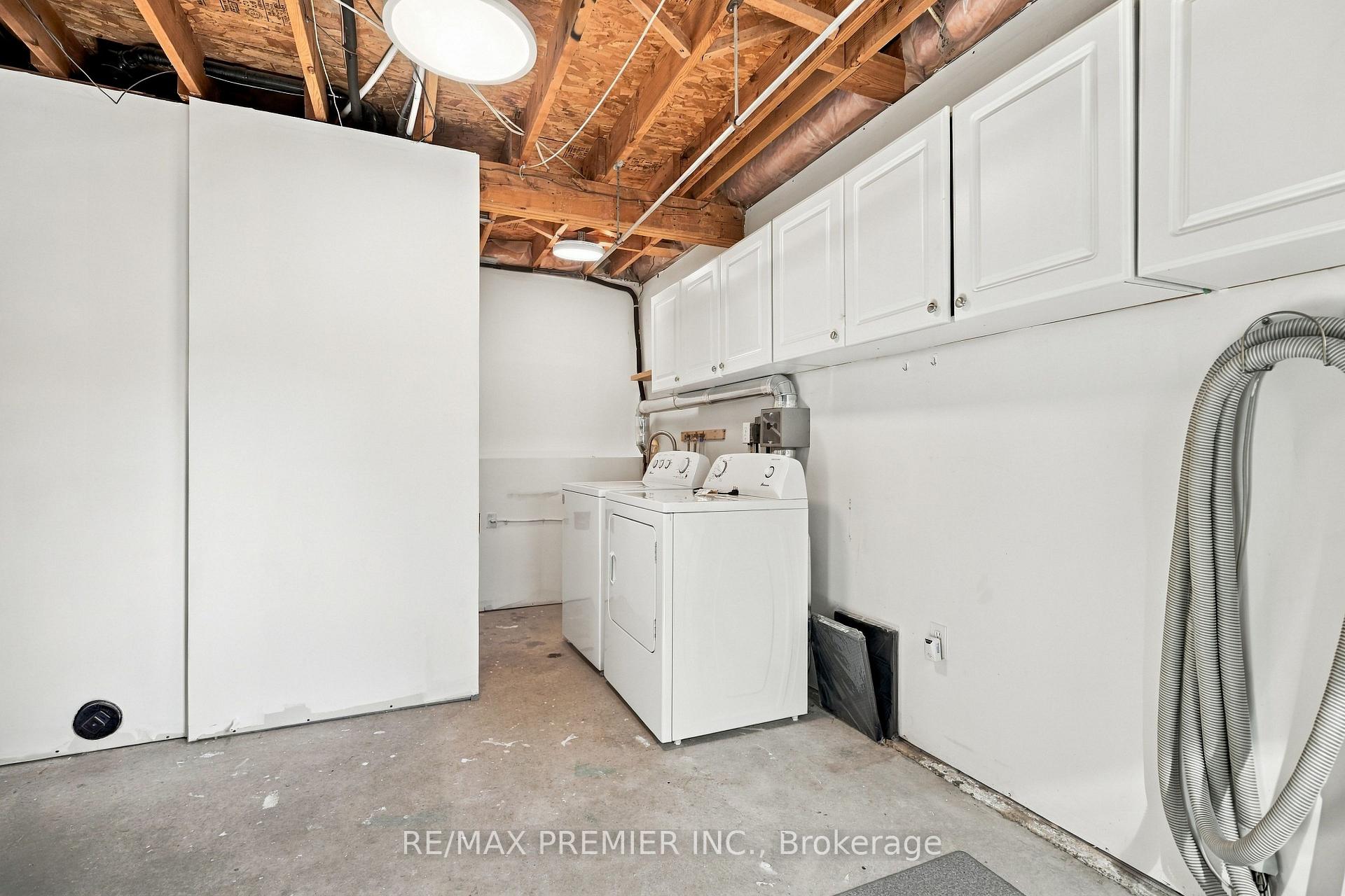 Photo 36 of 54 Hersey Crescent N, Barrie, Holly — HOMEH