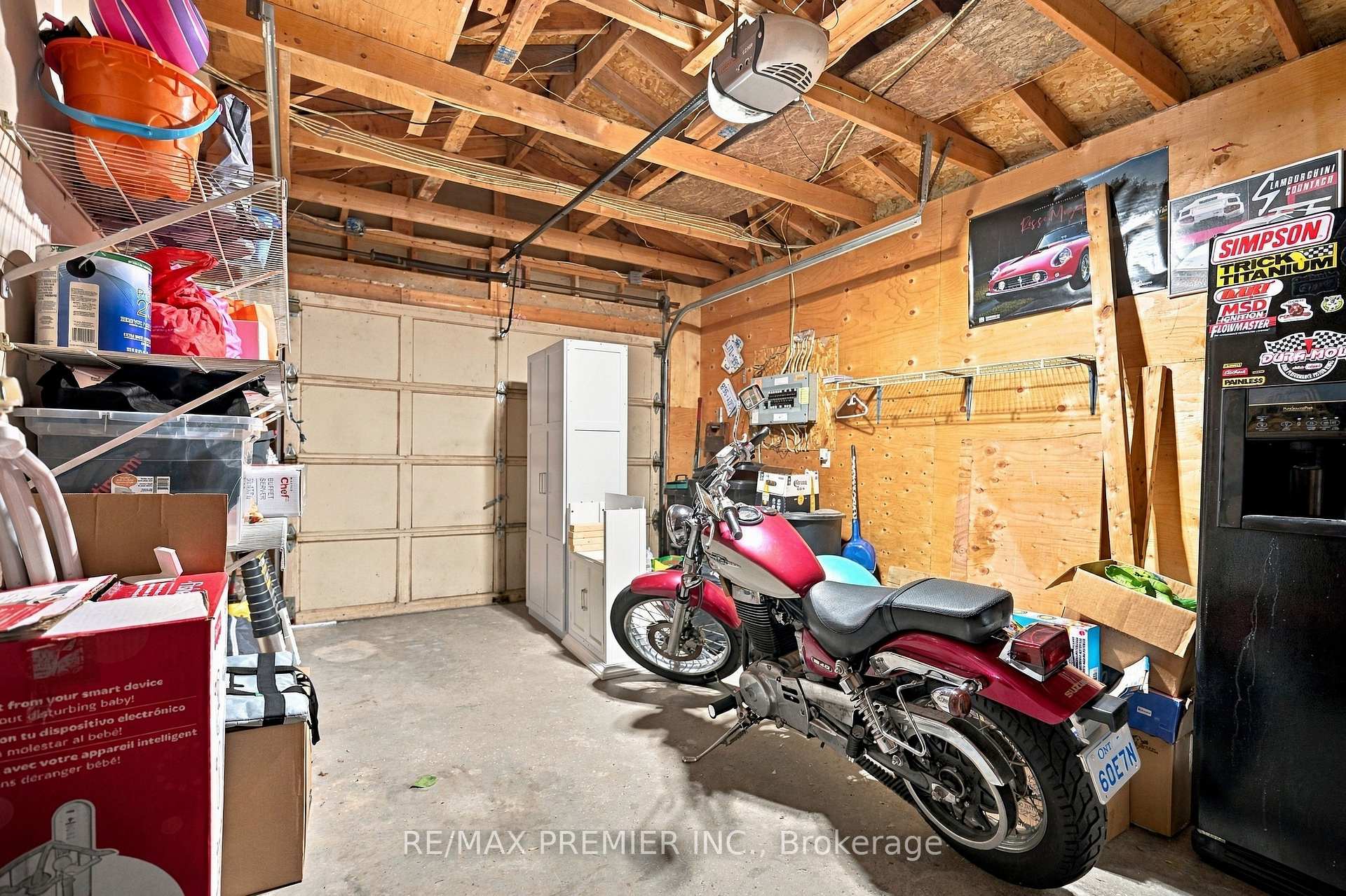 Photo 37 of 54 Hersey Crescent N, Barrie, Holly — HOMEH