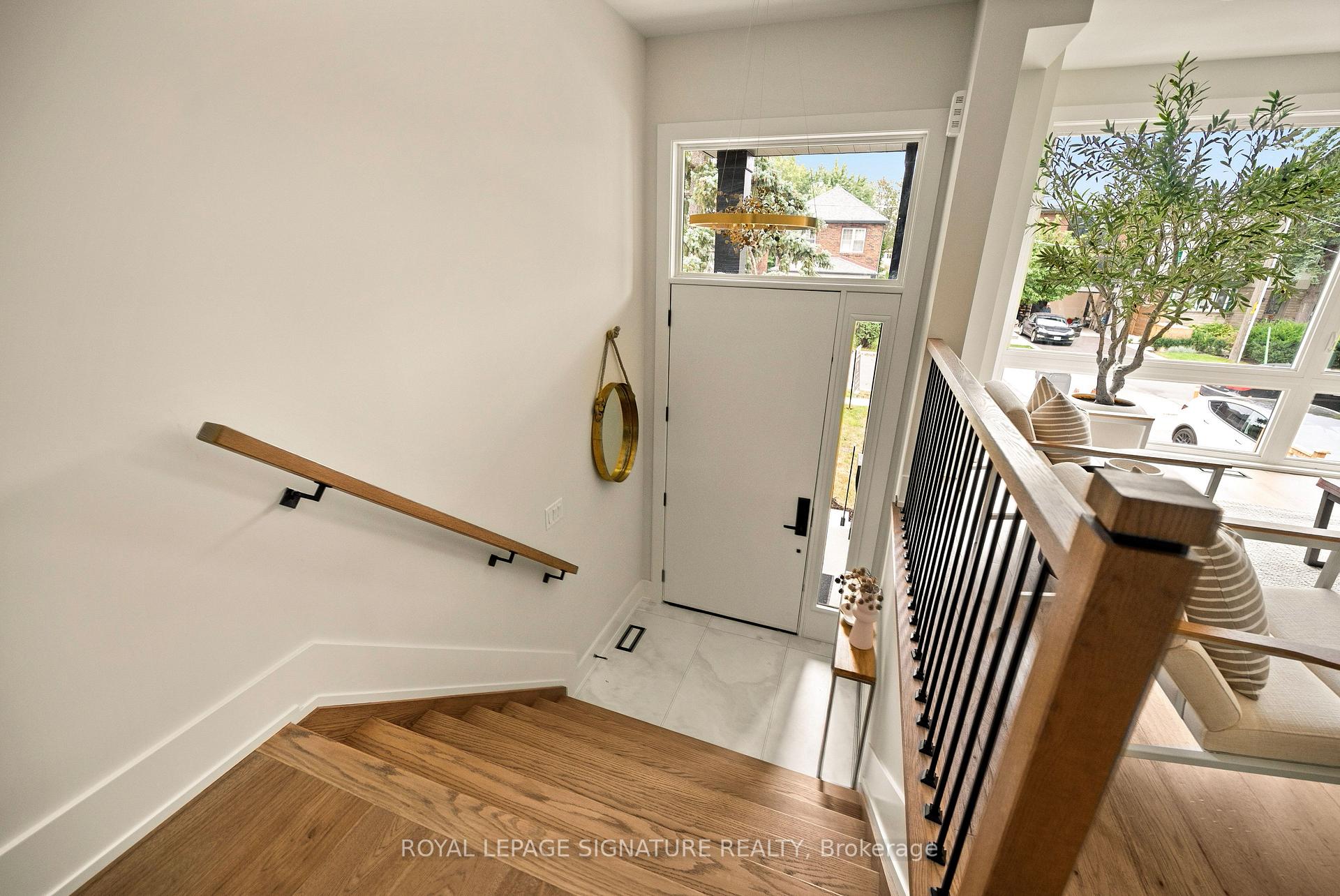 Photo 6 of 62 Ash Crescent, Etobicoke, Long Branch — HOMEH