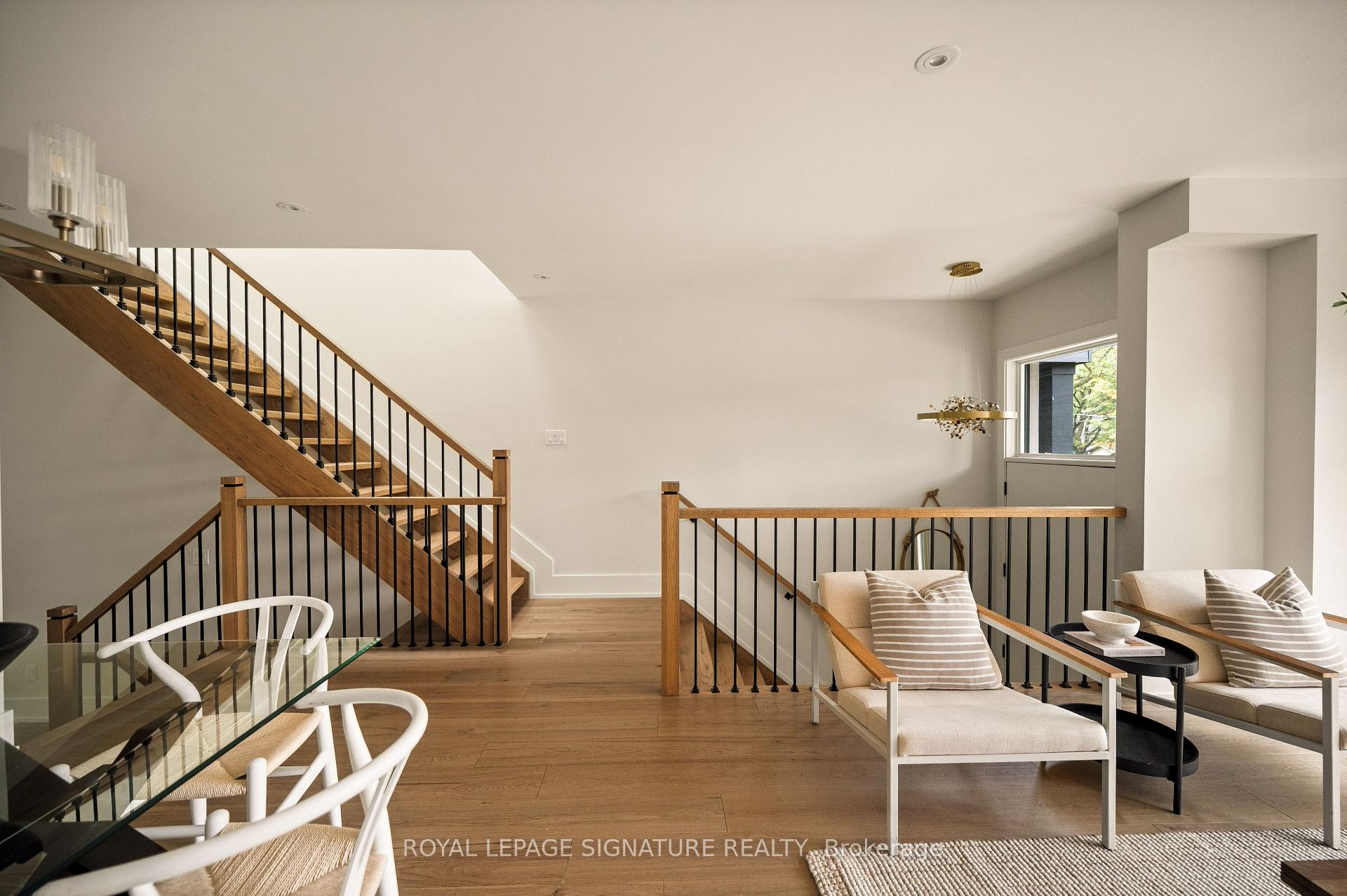 Photo 7 of 62 Ash Crescent, Etobicoke, Long Branch — HOMEH