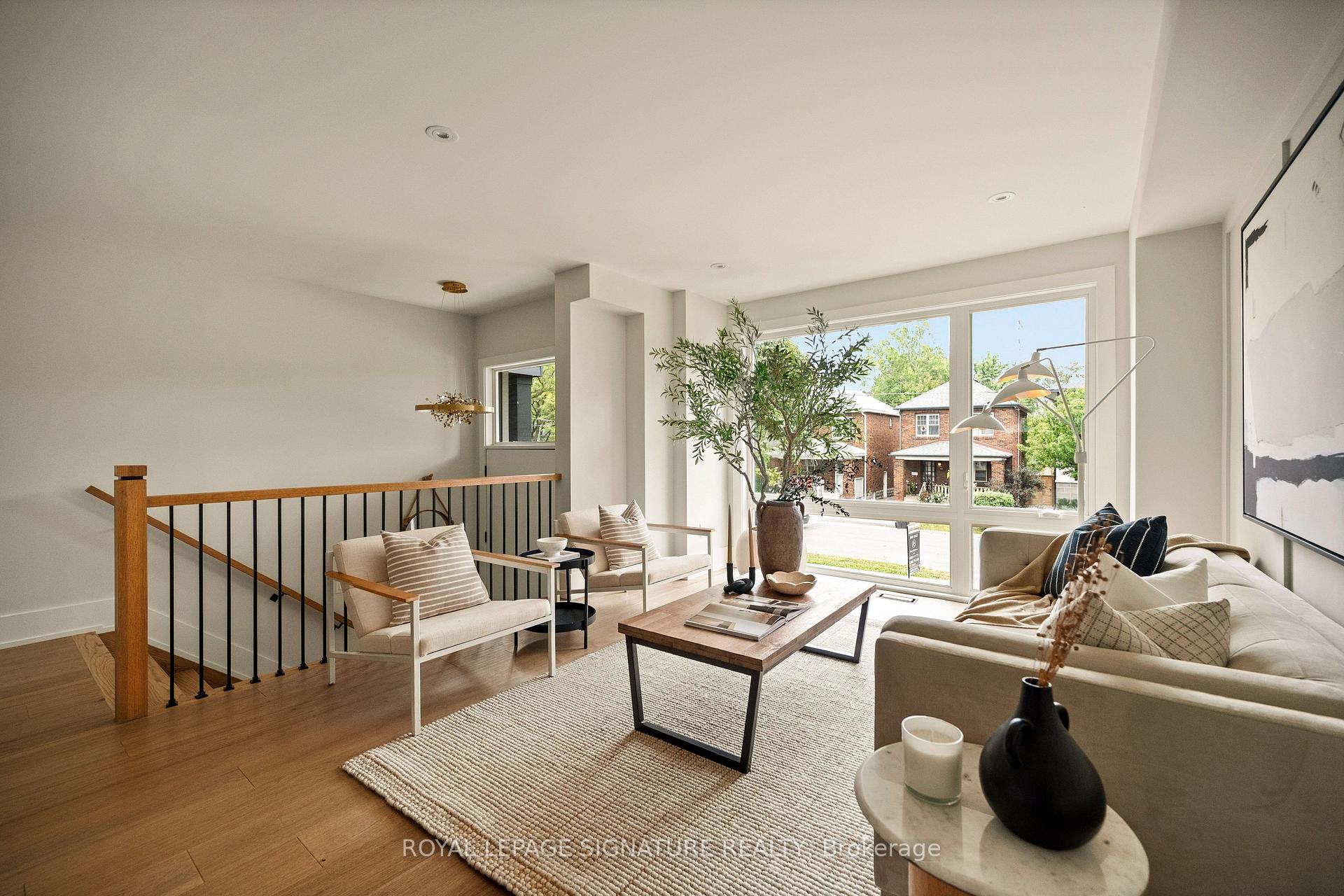 Photo 10 of 62 Ash Crescent, Etobicoke, Long Branch — HOMEH