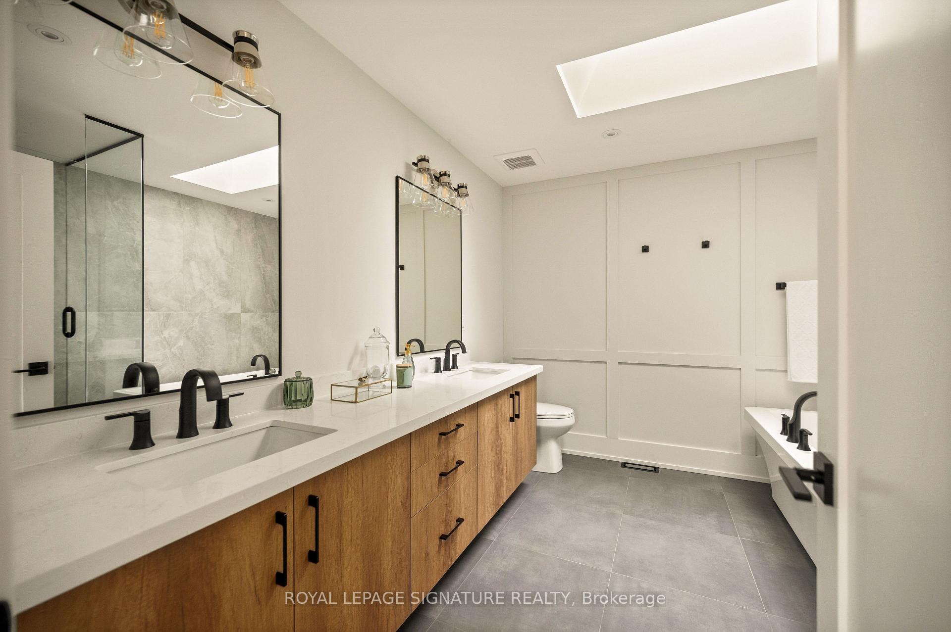Photo 27 of 62 Ash Crescent, Etobicoke, Long Branch — HOMEH