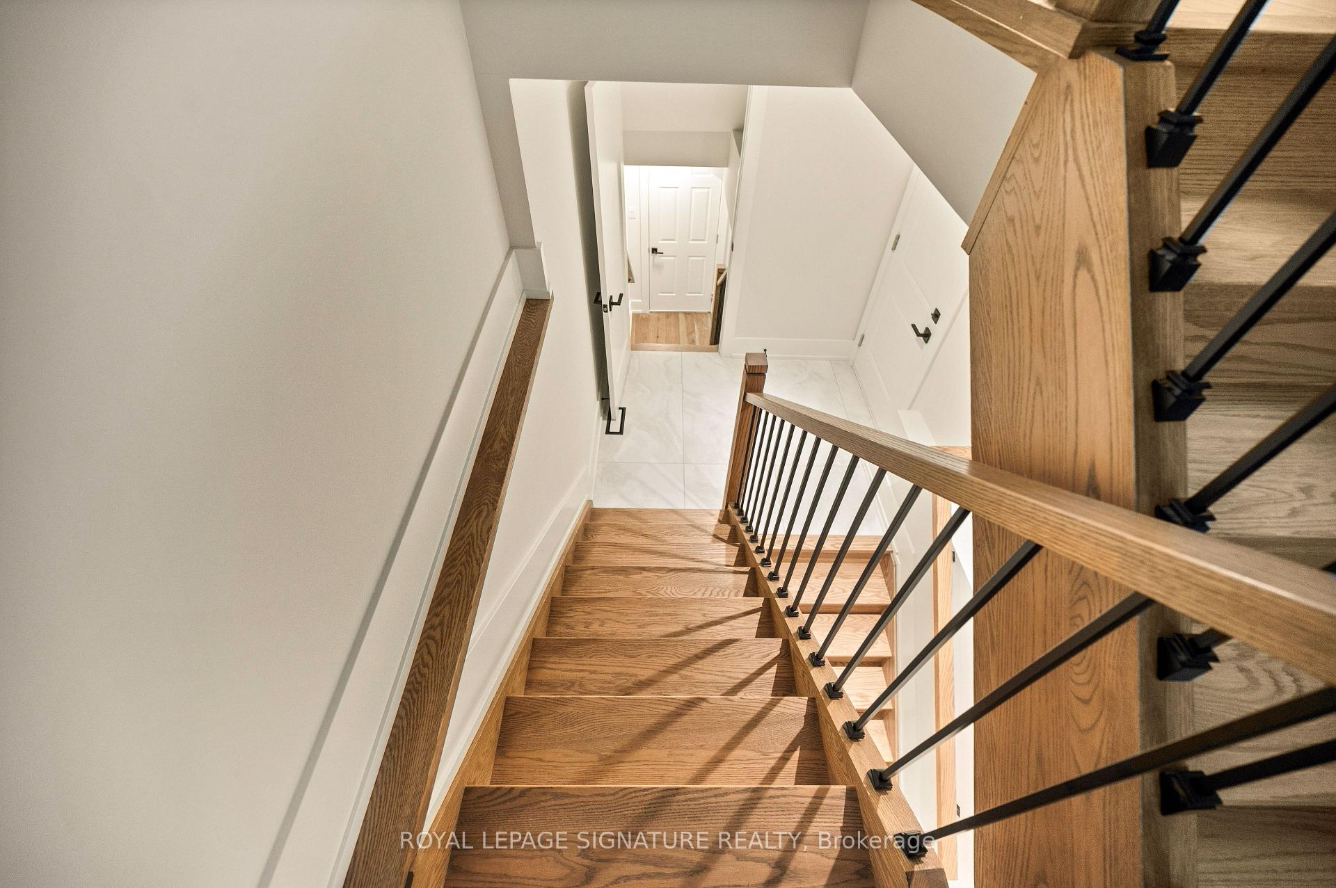 Photo 37 of 62 Ash Crescent, Etobicoke, Long Branch — HOMEH