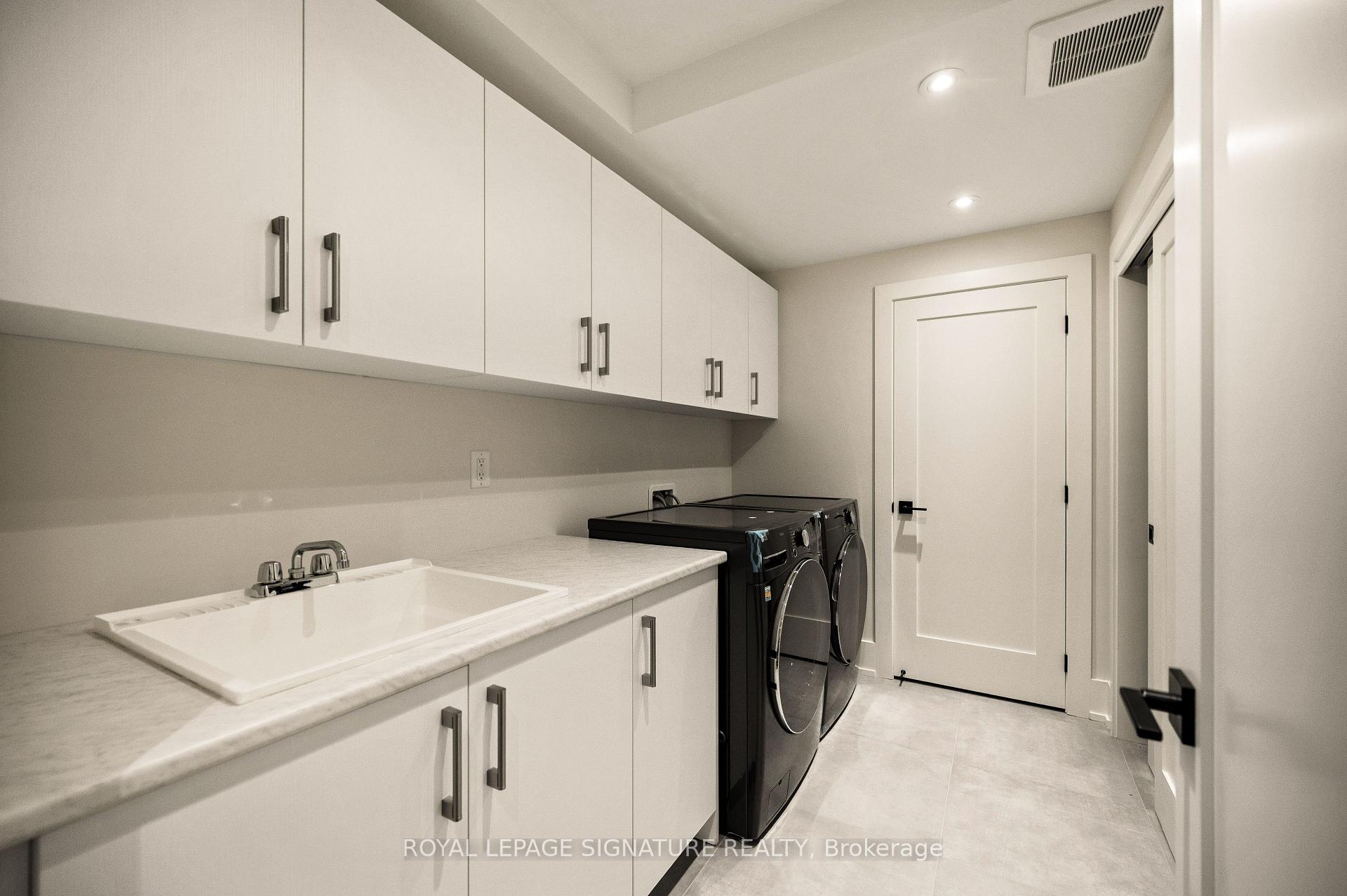 Photo 39 of 62 Ash Crescent, Etobicoke, Long Branch — HOMEH