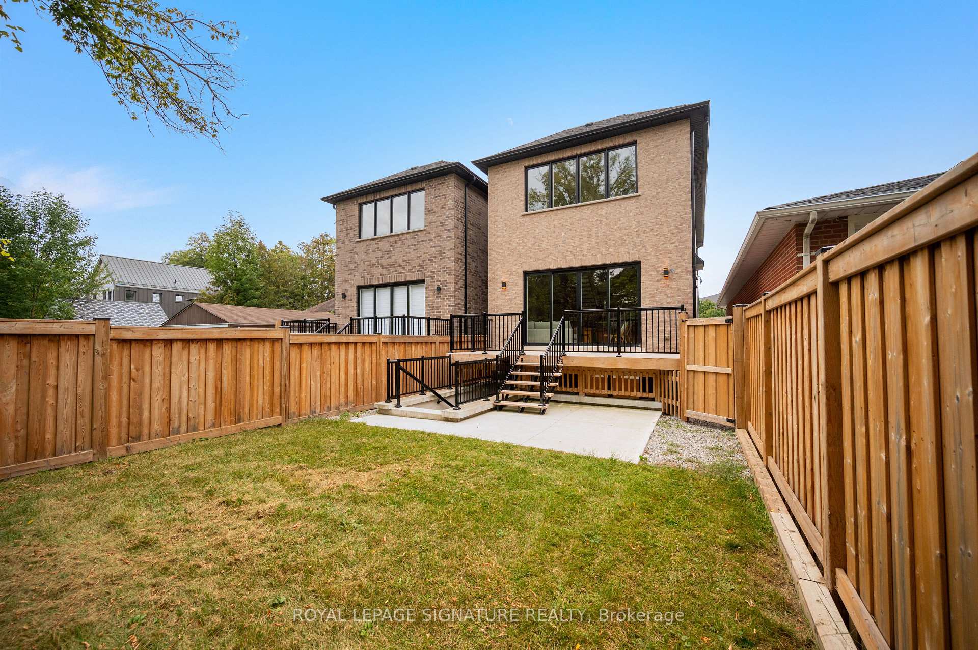 Photo 43 of 62 Ash Crescent, Etobicoke, Long Branch — HOMEH
