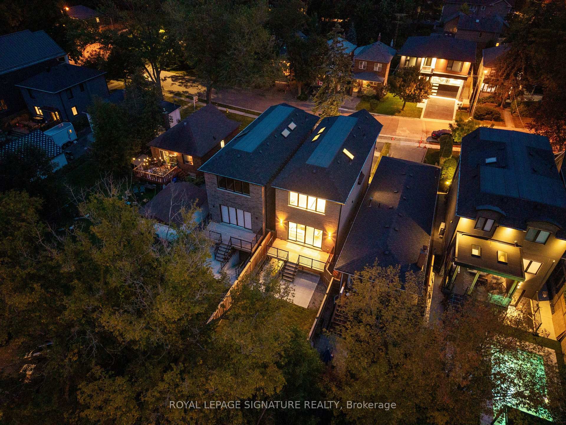 Photo 46 of 62 Ash Crescent, Etobicoke, Long Branch — HOMEH