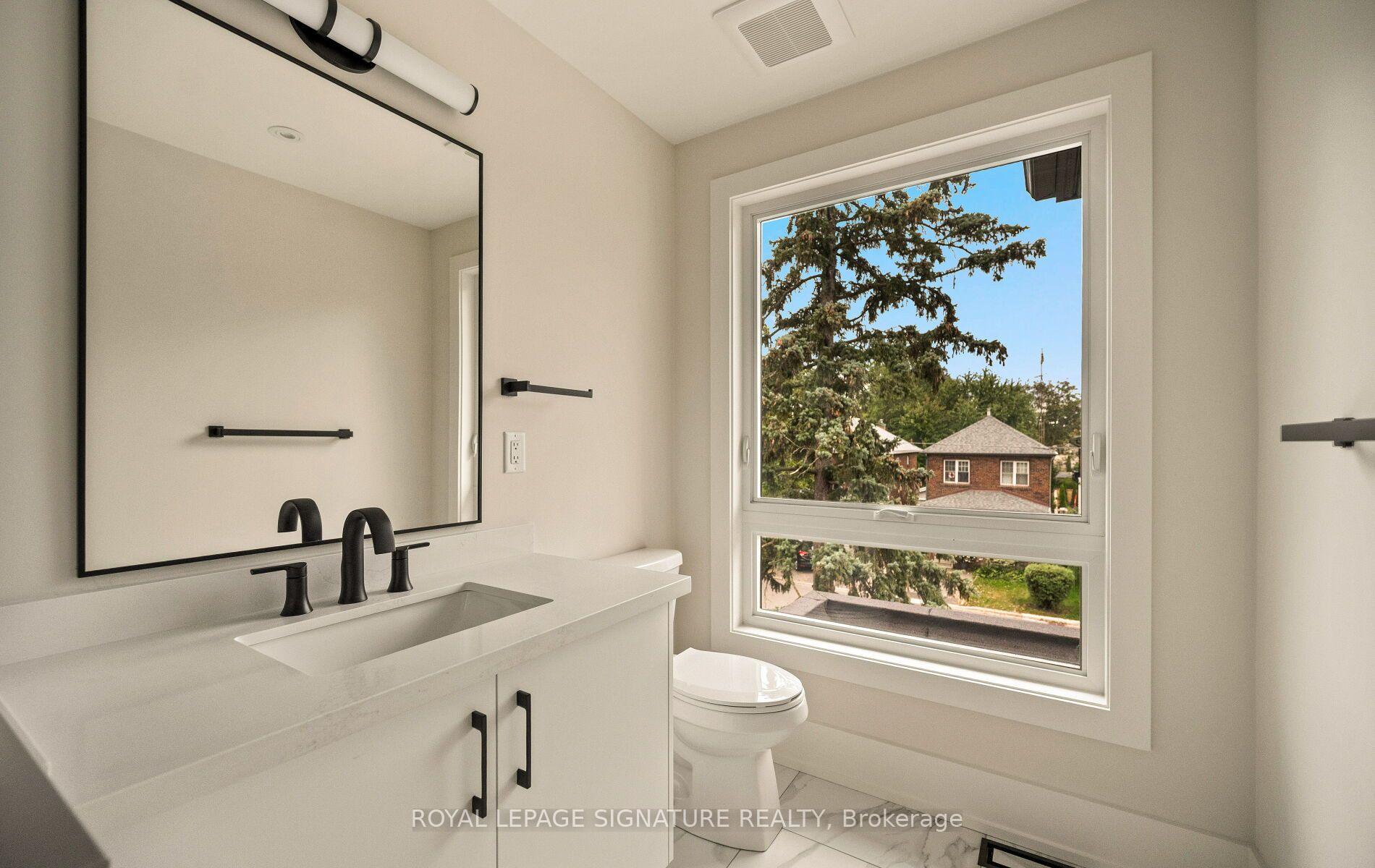 Photo 42 of 62 Ash Crescent, Etobicoke, Long Branch — HOMEH