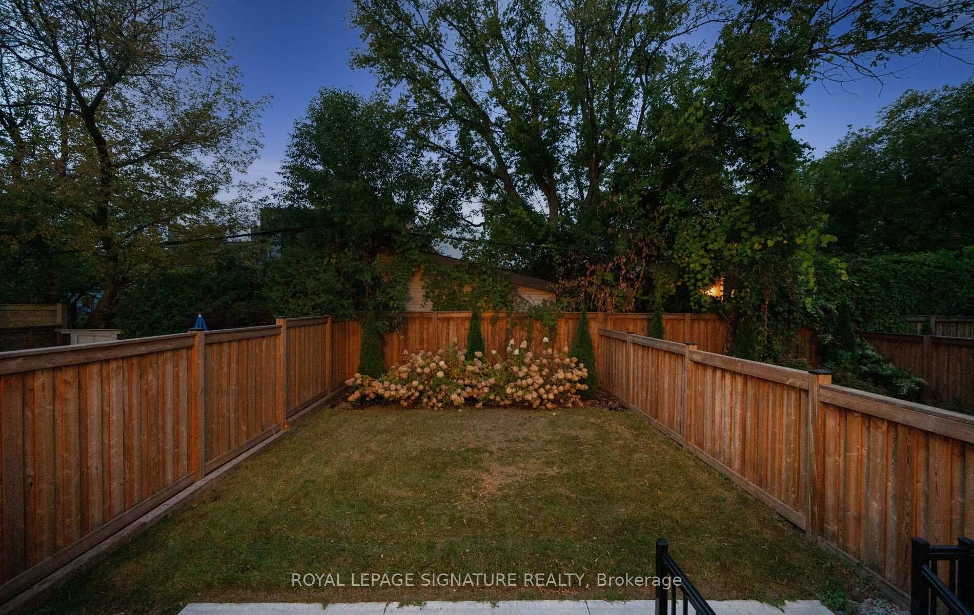 Photo 49 of 62 Ash Crescent, Etobicoke, Long Branch — HOMEH