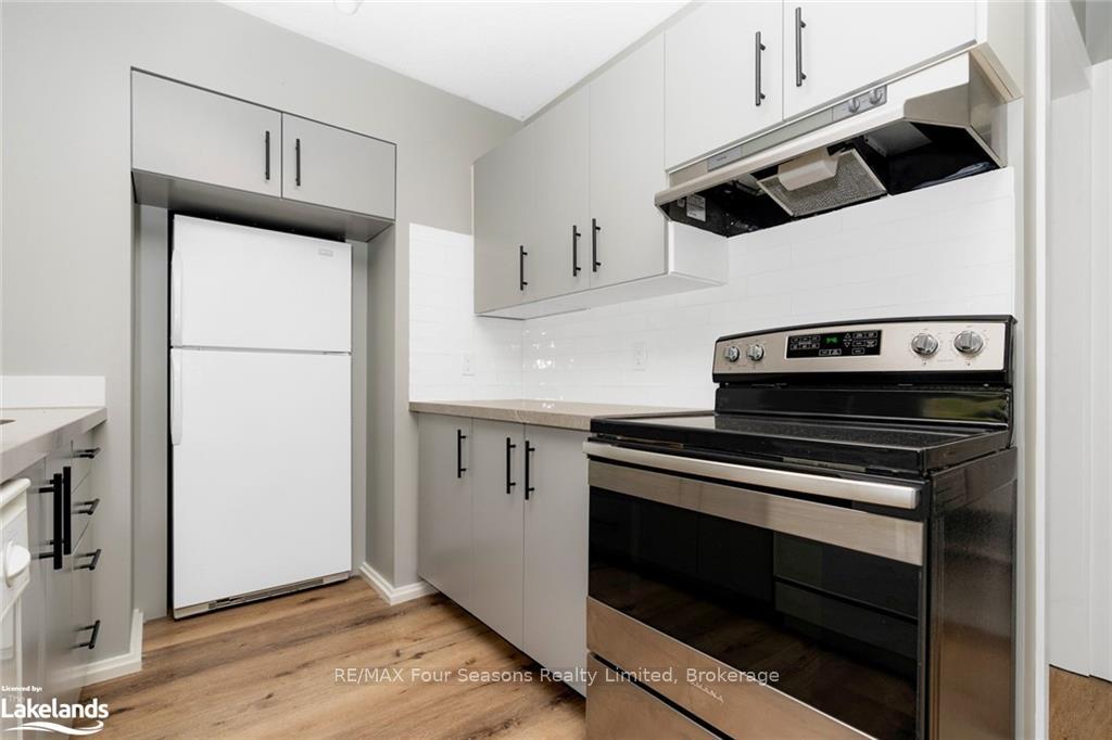 Photo 12 of Unit 73, 21 Dawson Drive, Collingwood — HOMEH