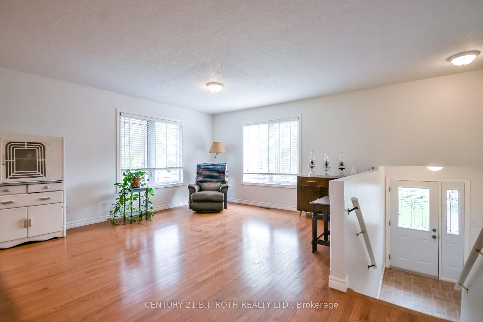 Photo 9 of 117 Juneau Road, Tay, Victoria Harbour — HOMEH