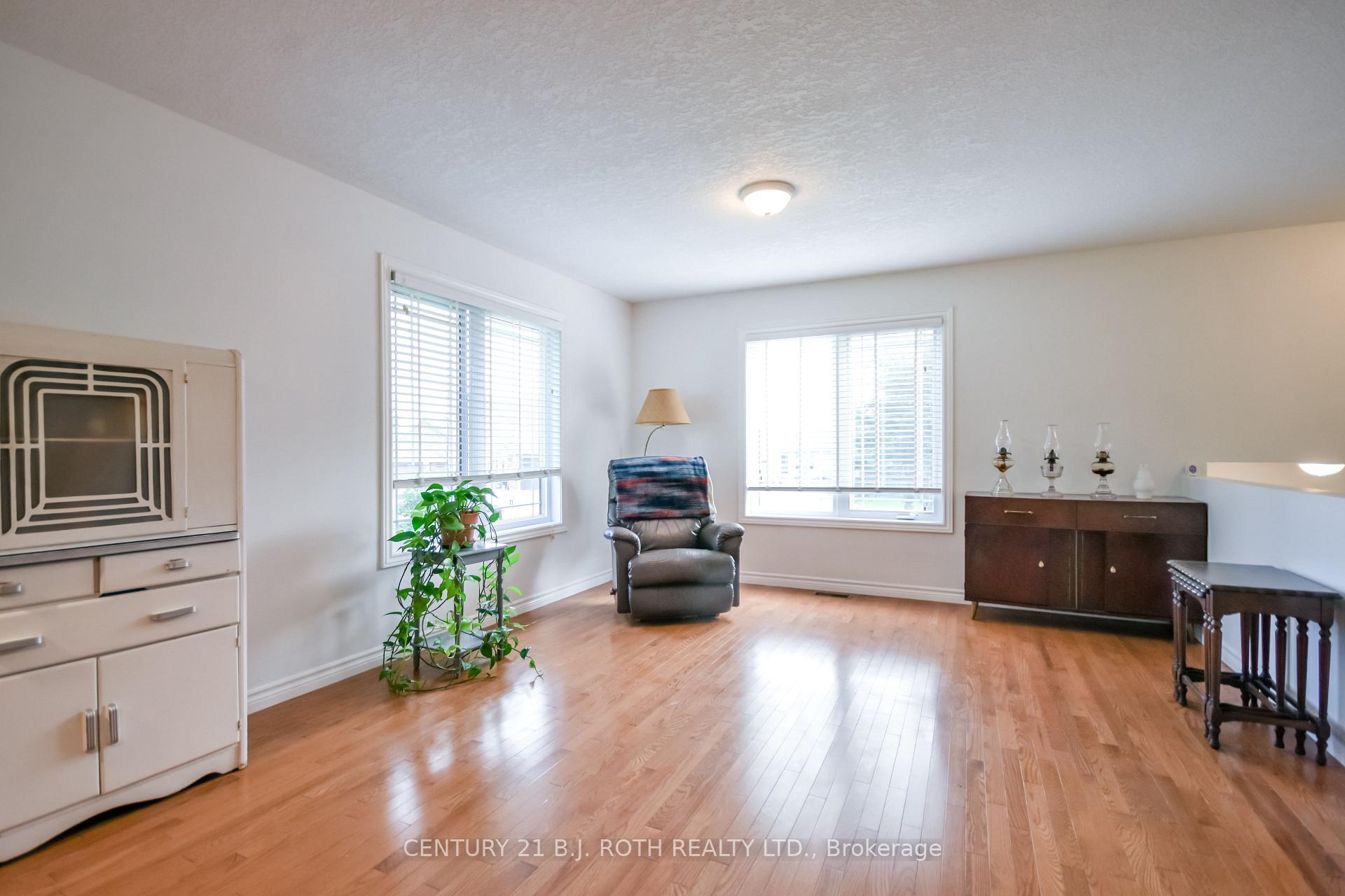 Photo 10 of 117 Juneau Road, Tay, Victoria Harbour — HOMEH