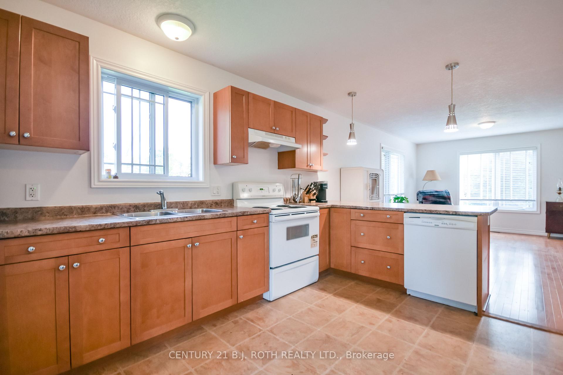 Photo 15 of 117 Juneau Road, Tay, Victoria Harbour — HOMEH