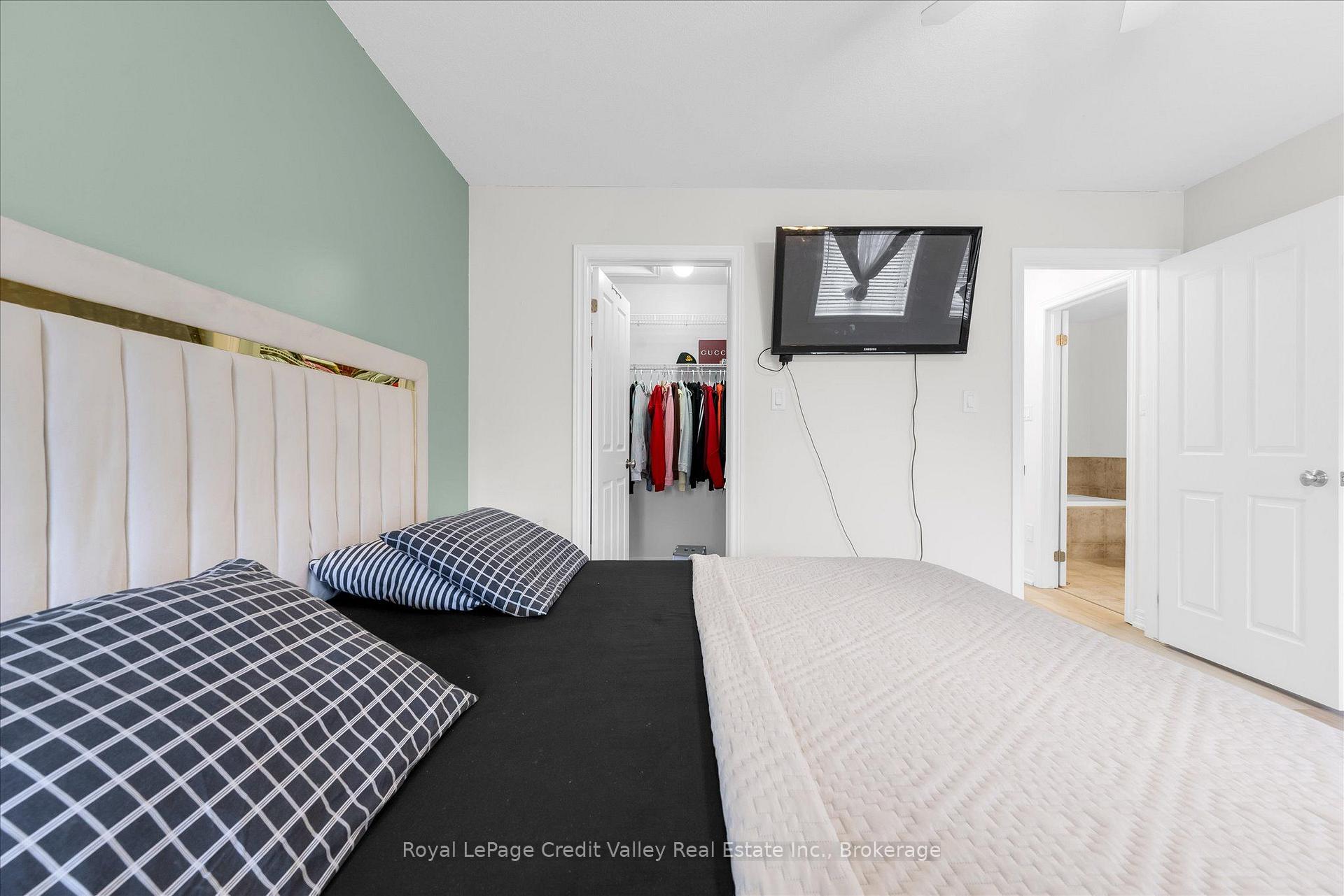 Photo 17 of Unit 6, 10 Pumpkin Pass, Hamilton, Binbrook — HOMEH