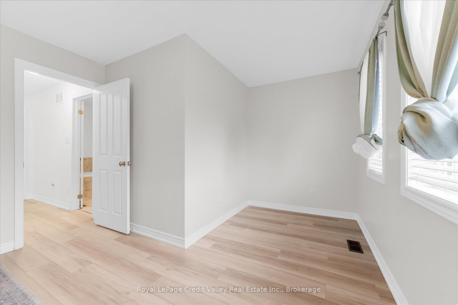 Photo 18 of Unit 6, 10 Pumpkin Pass, Hamilton, Binbrook — HOMEH