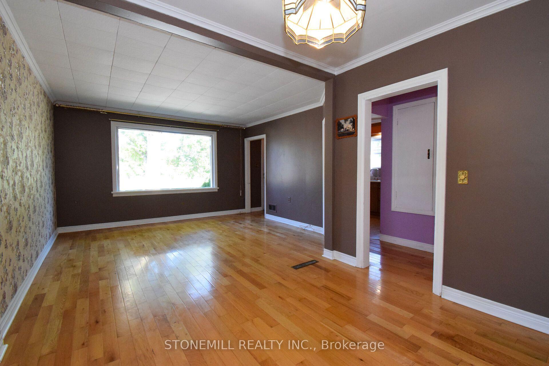 Photo 9 of 272 Carlton Street, St. Catharines, Fairview — HOMEH