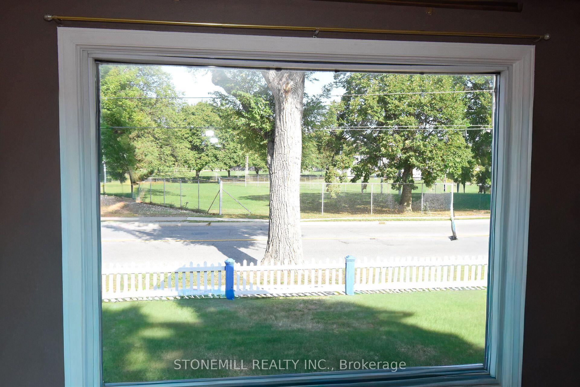 Photo 11 of 272 Carlton Street, St. Catharines, Fairview — HOMEH