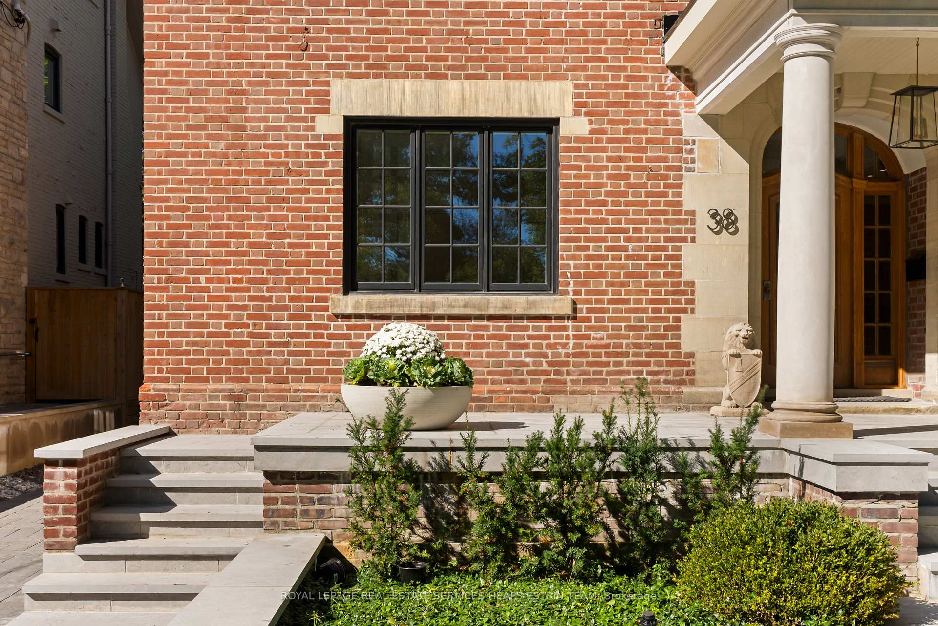 Photo 2 of 38 Edgar Avenue, Toronto, Rosedale-Moore Park — HOMEH