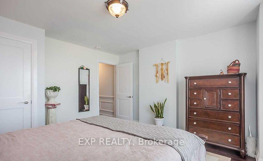 Photo 17 of 1231 Bathurst Street, Toronto, Casa Loma — HOMEH