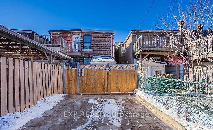 Photo 30 of 1231 Bathurst Street, Toronto, Casa Loma — HOMEH