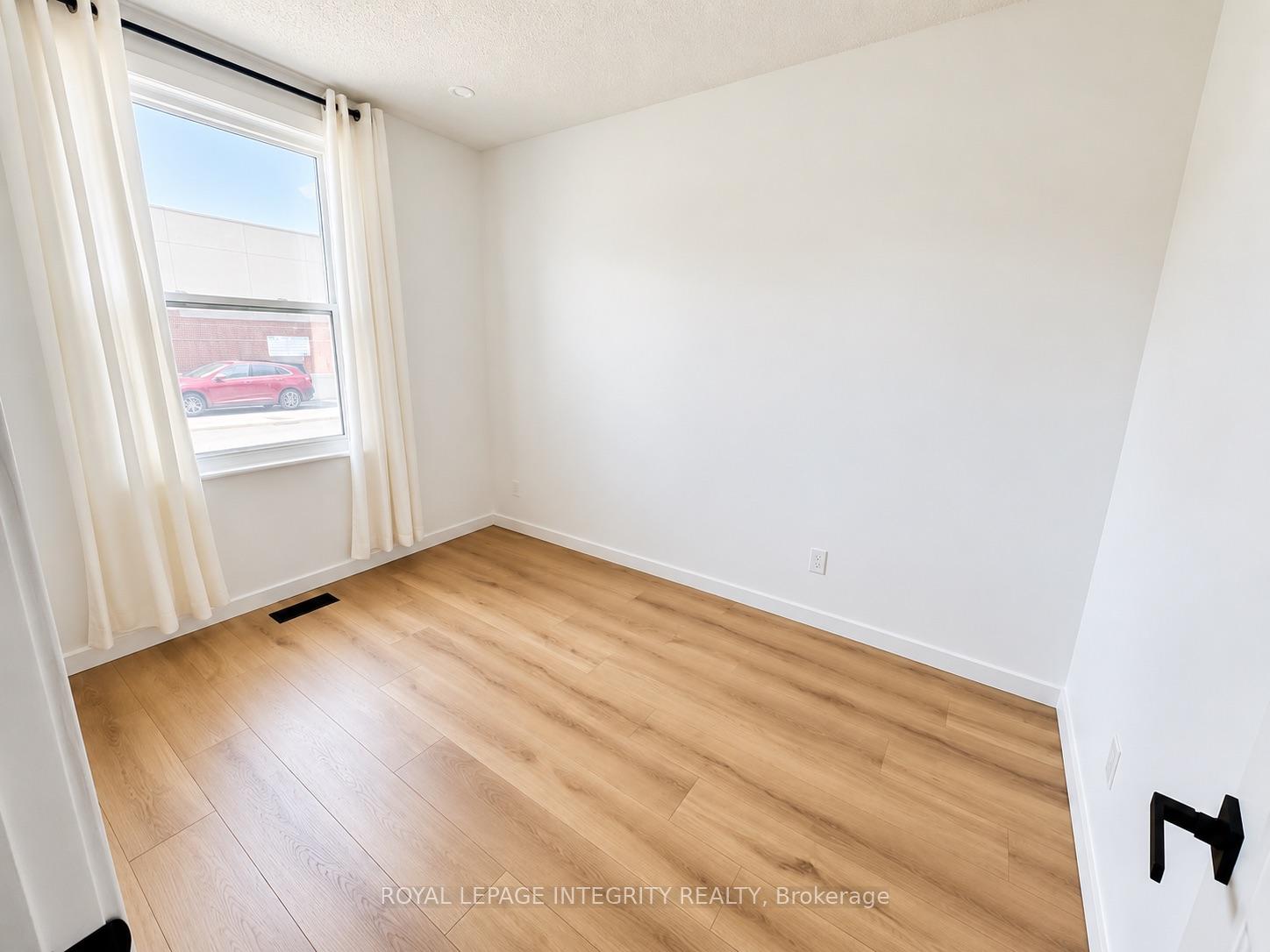 Photo 7 of 920 Gladstone Avenue, Ottawa, West Centre Town — HOMEH