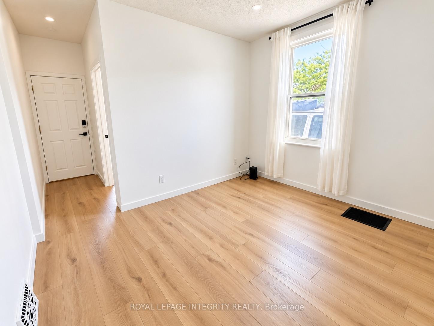 Photo 8 of 920 Gladstone Avenue, Ottawa, West Centre Town — HOMEH