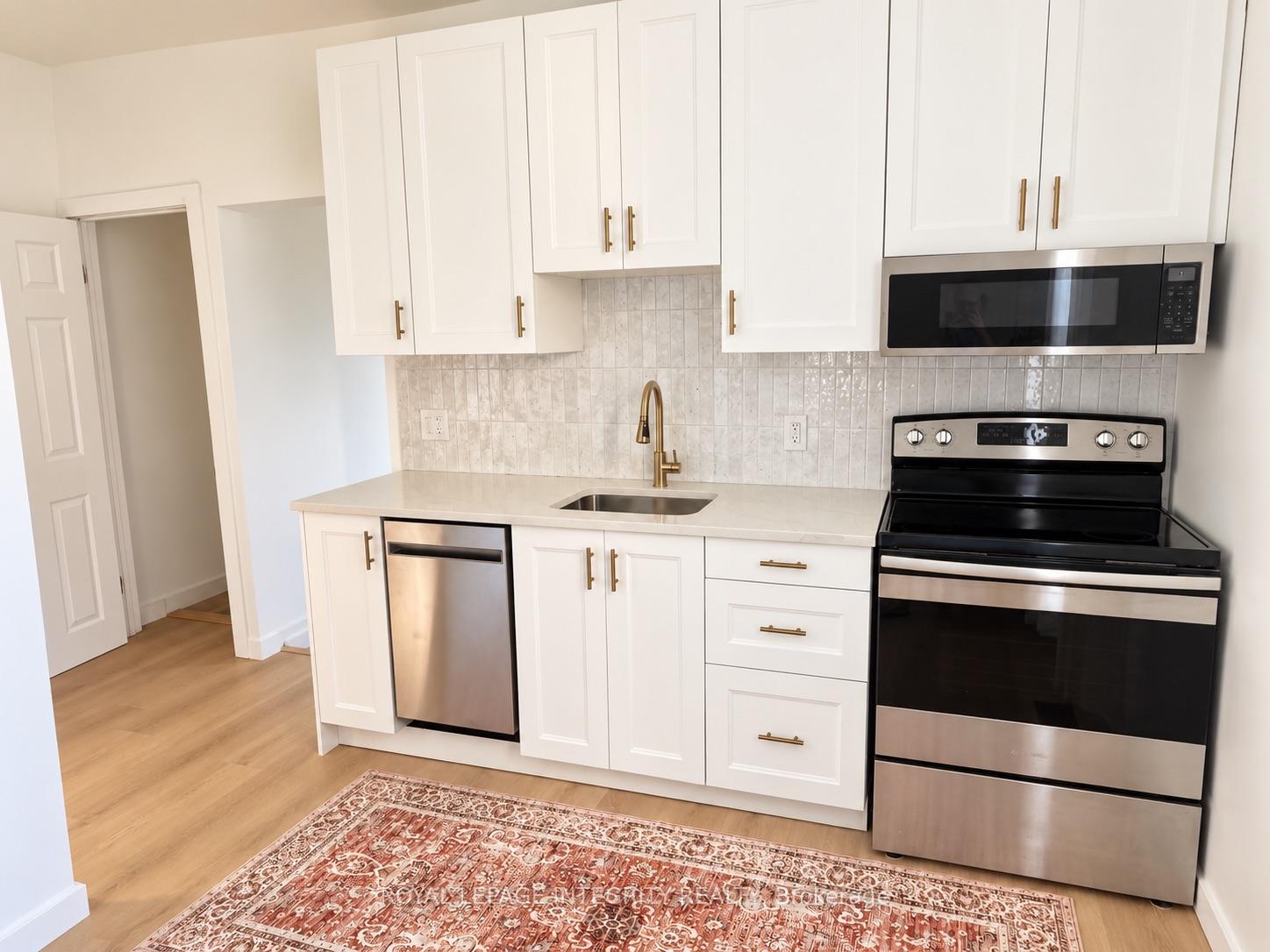 Photo 14 of 920 Gladstone Avenue, Ottawa, West Centre Town — HOMEH
