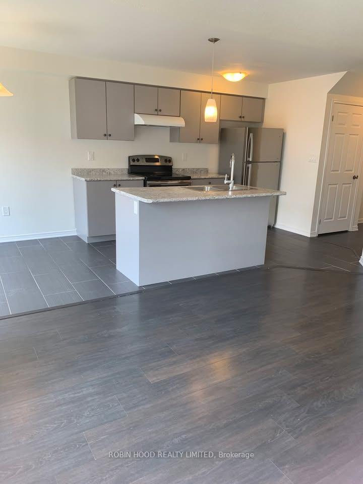 Photo 3 of 18 Cromarty Avenue, Haldimand — HOMEH