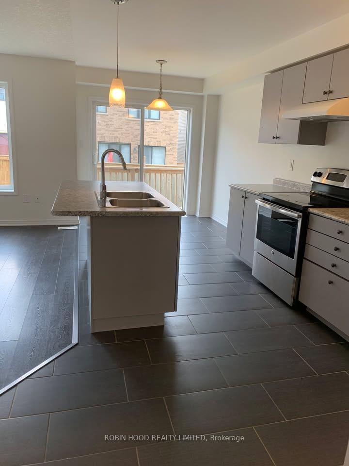 Photo 4 of 18 Cromarty Avenue, Haldimand — HOMEH