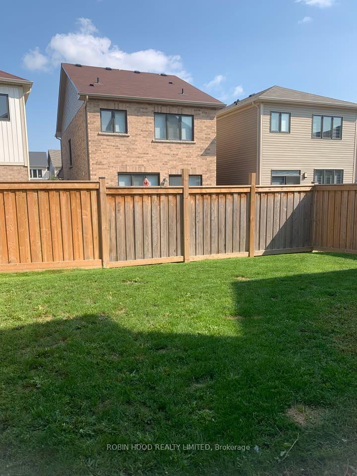 Photo 17 of 18 Cromarty Avenue, Haldimand — HOMEH