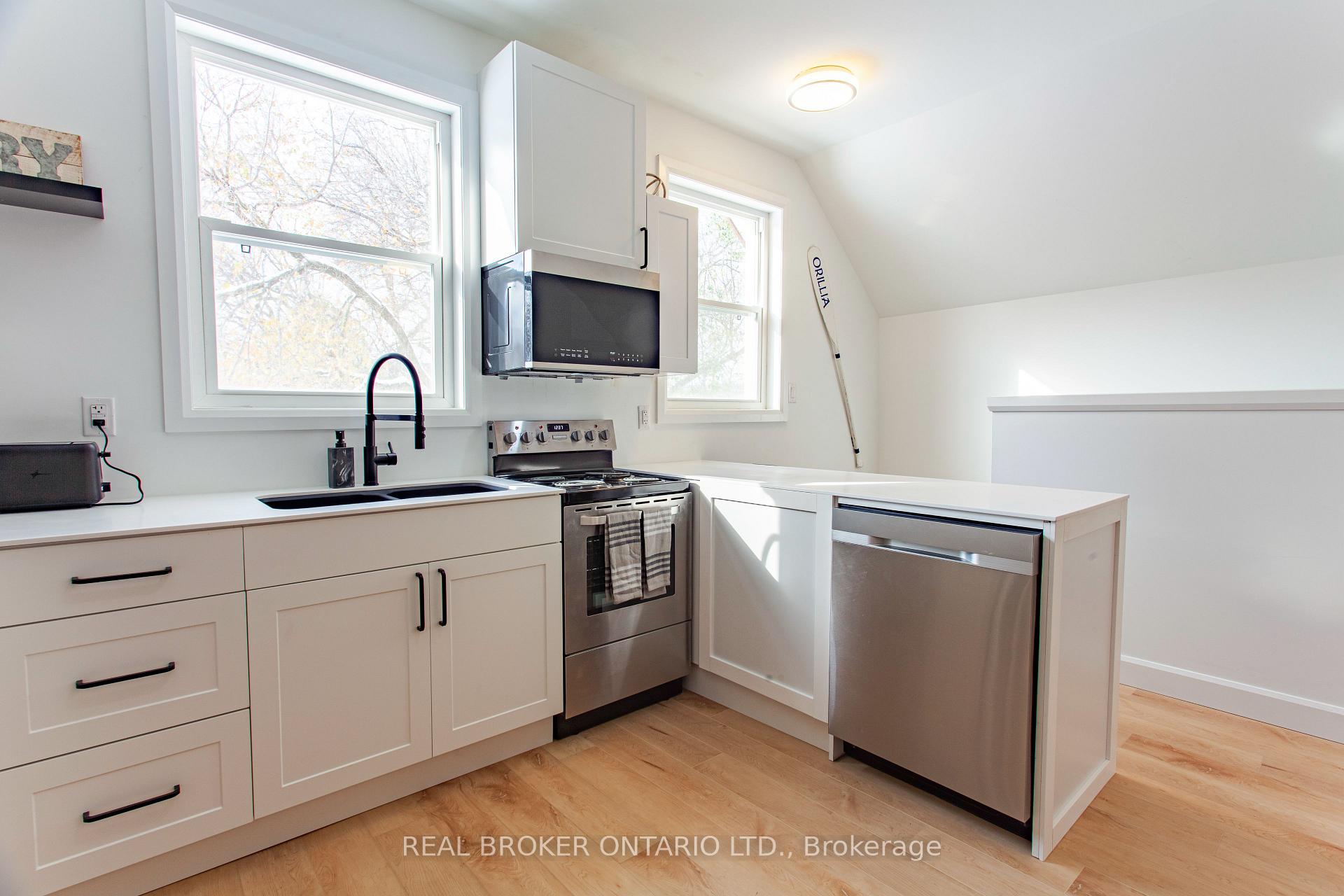 Photo 2 of Unit Upper, 97 Albert Street S, Orillia — HOMEH