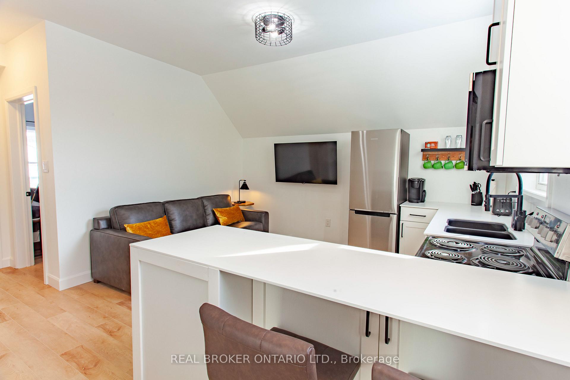 Photo 3 of Unit Upper, 97 Albert Street S, Orillia — HOMEH
