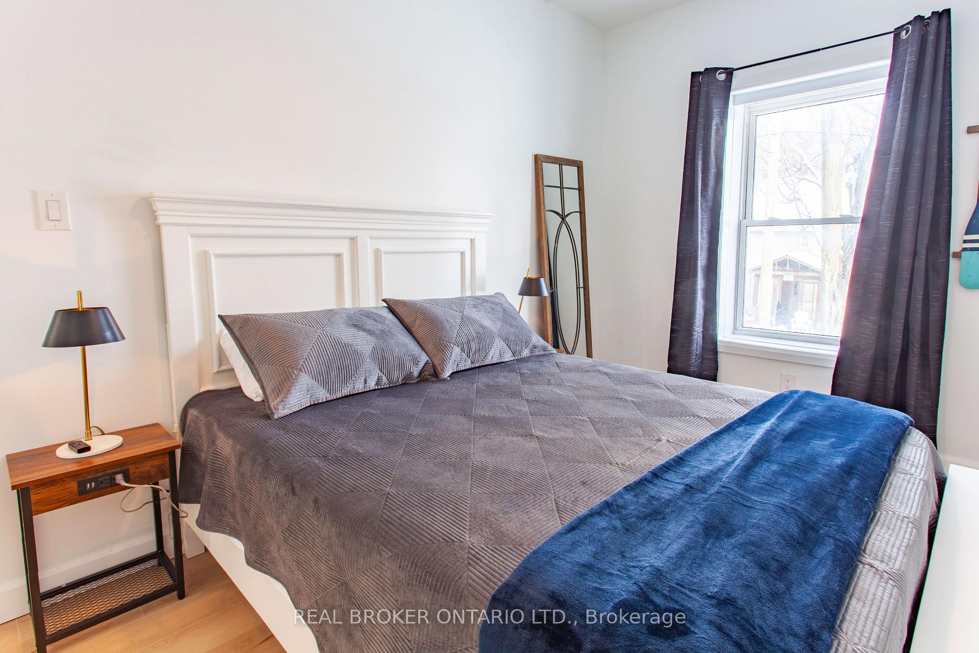 Photo 5 of Unit Upper, 97 Albert Street S, Orillia — HOMEH