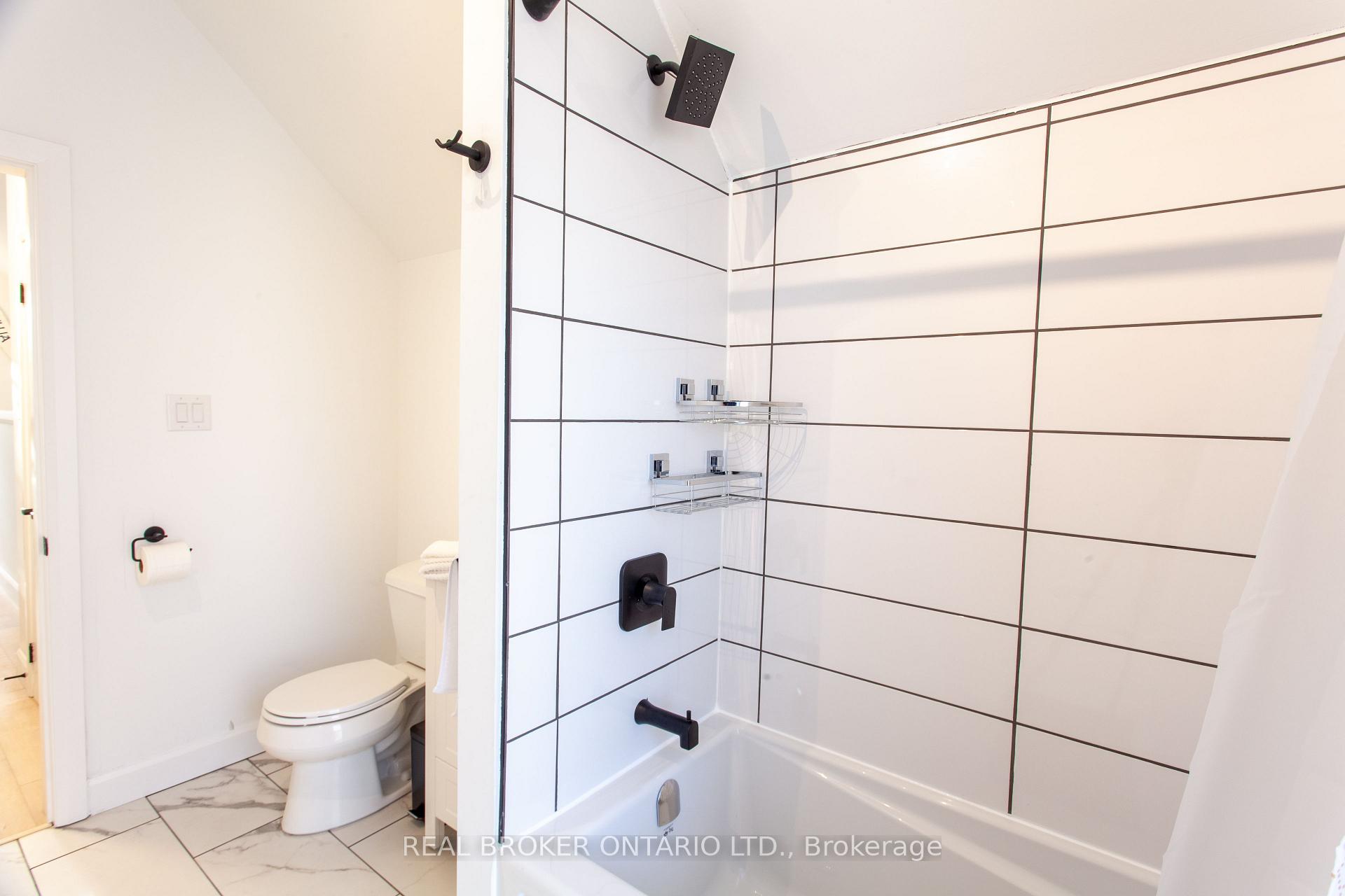 Photo 8 of Unit Upper, 97 Albert Street S, Orillia — HOMEH