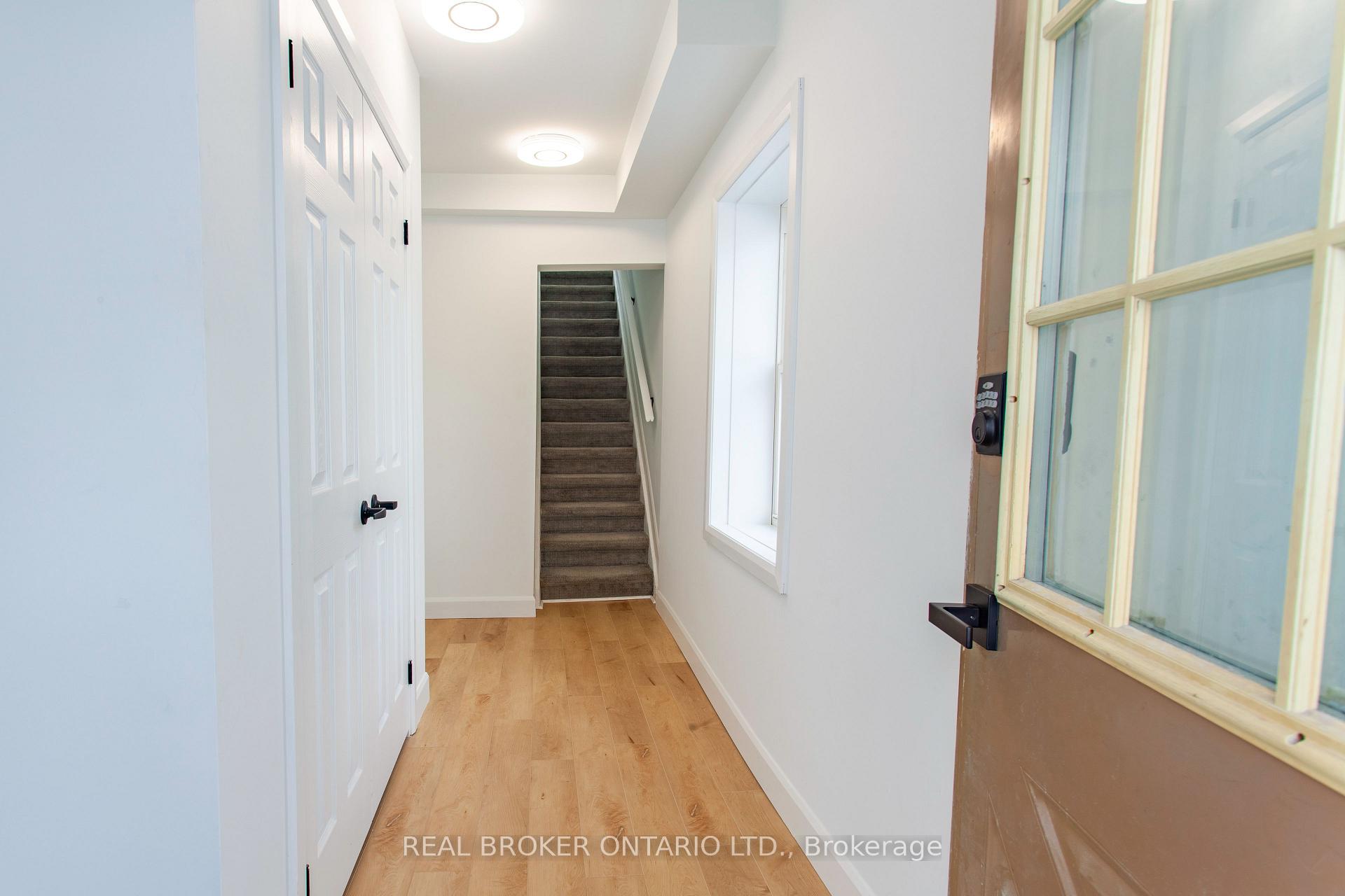 Photo 10 of Unit Upper, 97 Albert Street S, Orillia — HOMEH