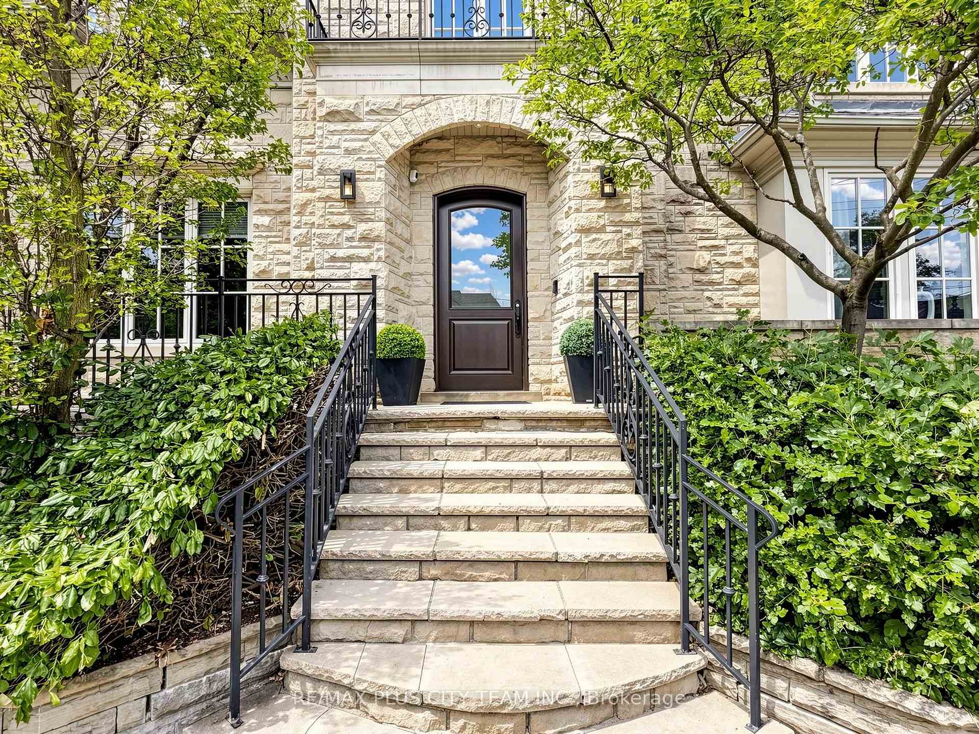 Photo 2 of 208 Carmichael Avenue, Toronto, Bedford Park-Nortown — HOMEH