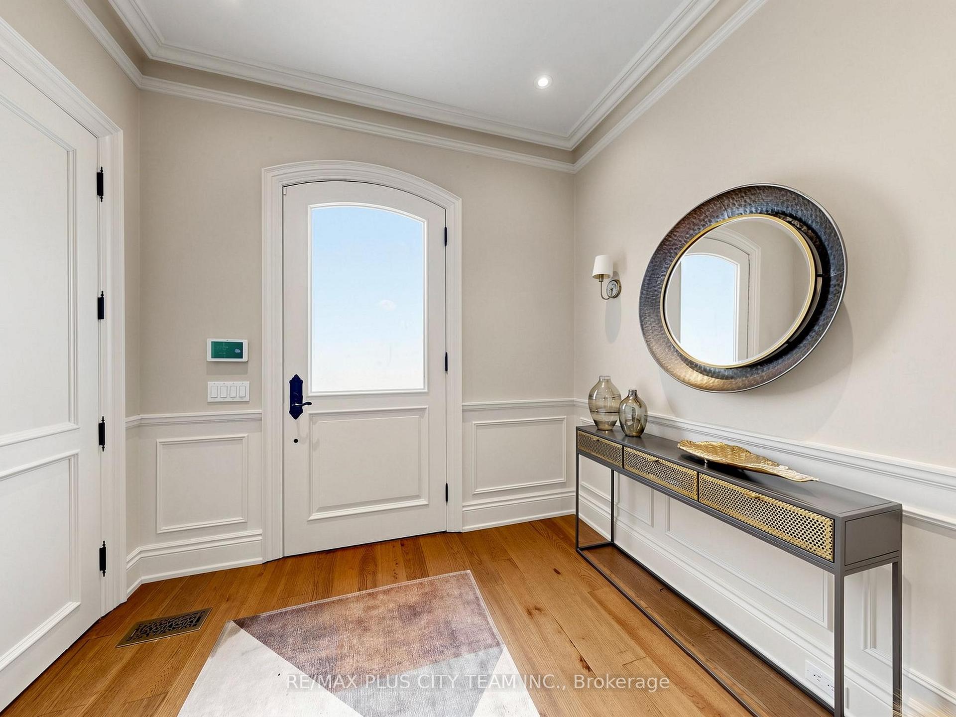 Photo 4 of 208 Carmichael Avenue, Toronto, Bedford Park-Nortown — HOMEH