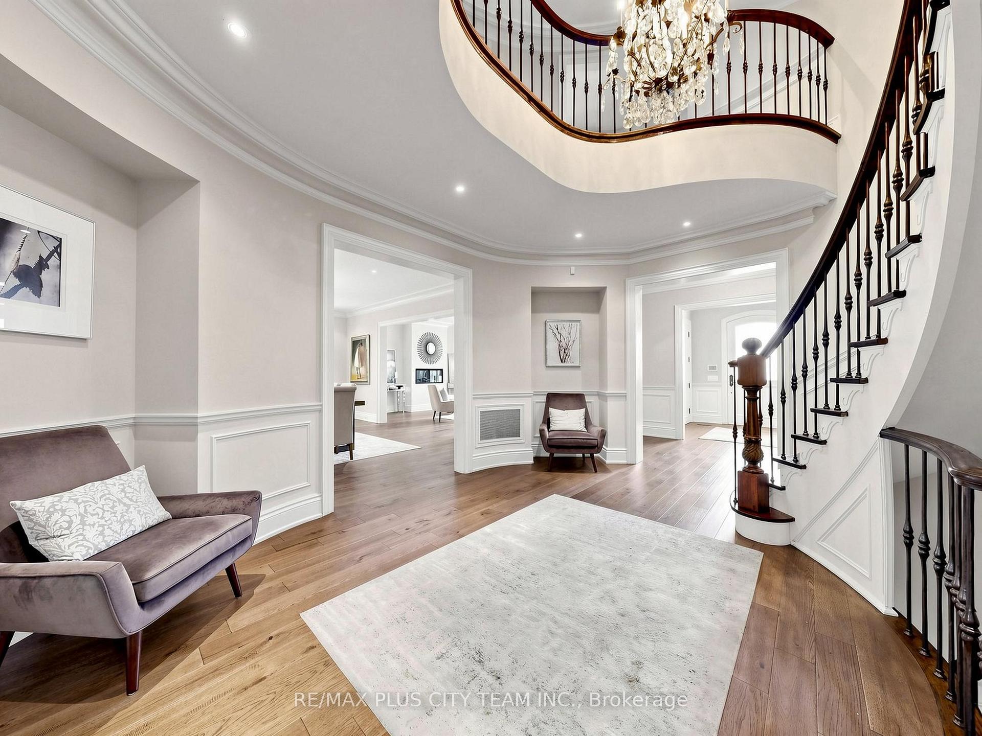Photo 5 of 208 Carmichael Avenue, Toronto, Bedford Park-Nortown — HOMEH