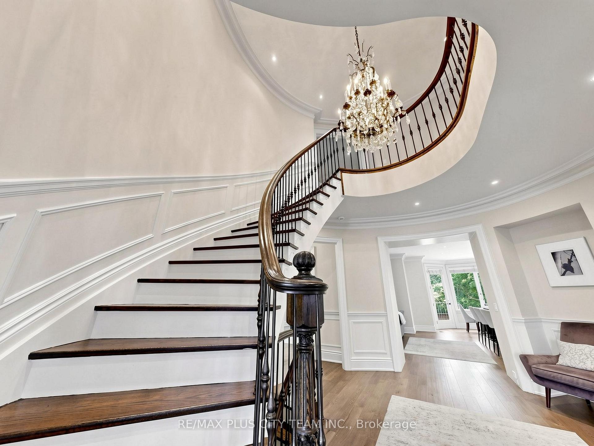 Photo 6 of 208 Carmichael Avenue, Toronto, Bedford Park-Nortown — HOMEH