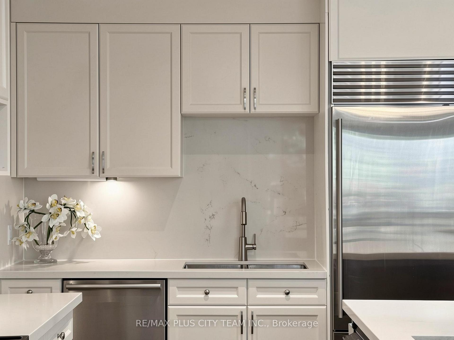 Photo 8 of 208 Carmichael Avenue, Toronto, Bedford Park-Nortown — HOMEH