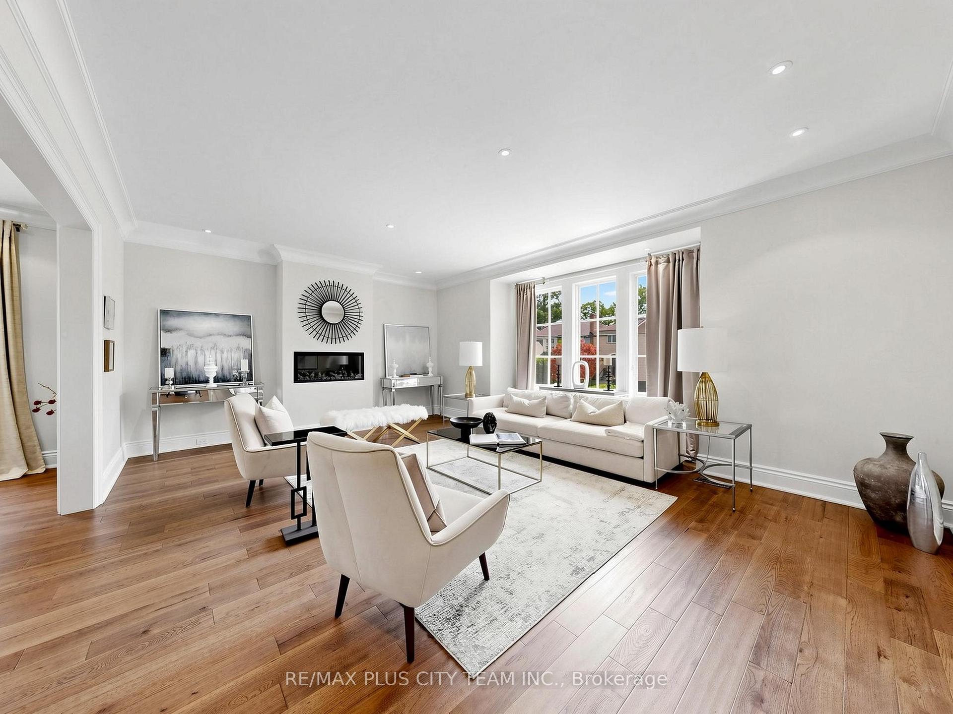 Photo 15 of 208 Carmichael Avenue, Toronto, Bedford Park-Nortown — HOMEH