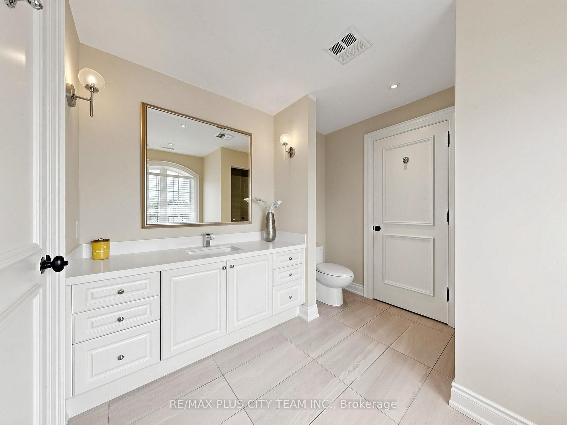 Photo 26 of 208 Carmichael Avenue, Toronto, Bedford Park-Nortown — HOMEH
