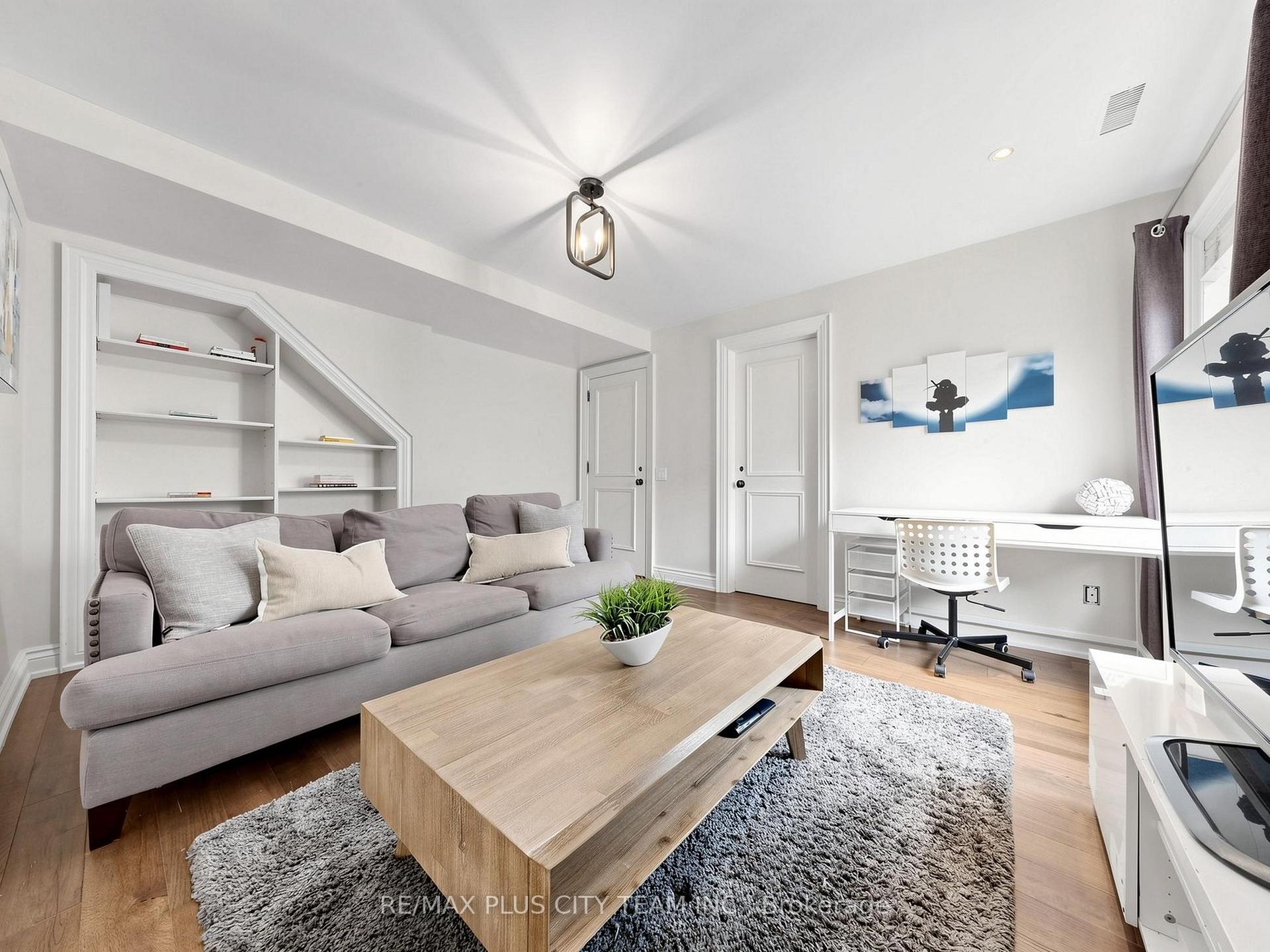 Photo 31 of 208 Carmichael Avenue, Toronto, Bedford Park-Nortown — HOMEH
