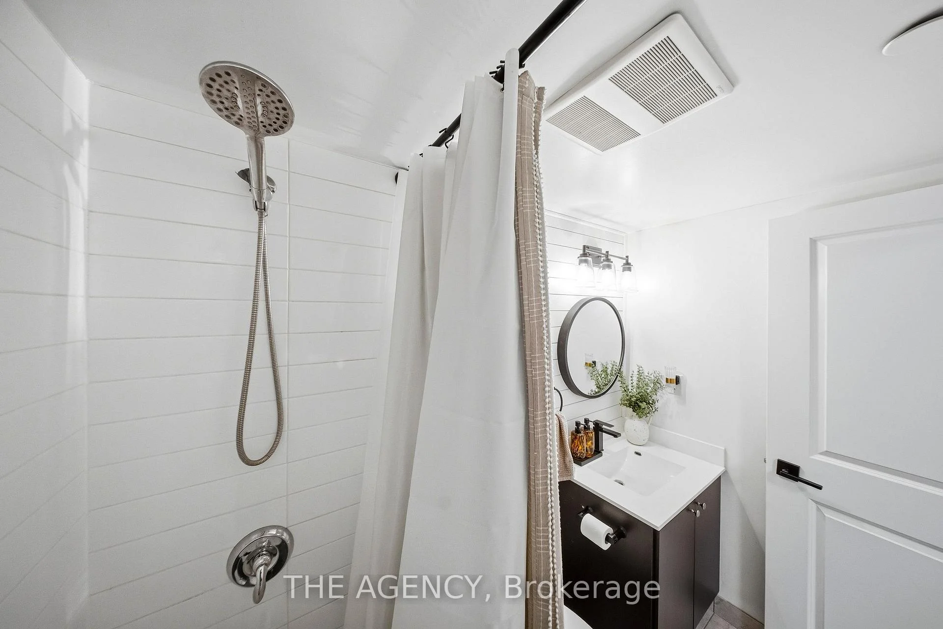 Photo 12 of Unit 1406, 1215 Bayly Street, Pickering, Bay Ridges — HOMEH