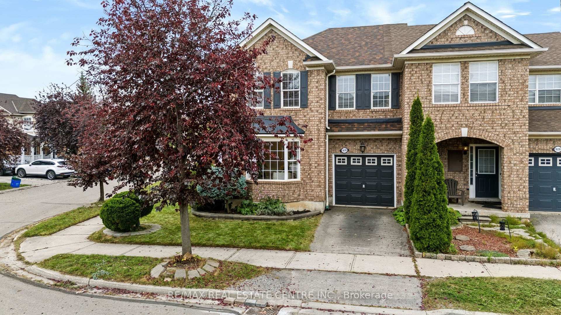 Photo 2 of 1630 Cartwright Crescent, Milton, Clarke — HOMEH