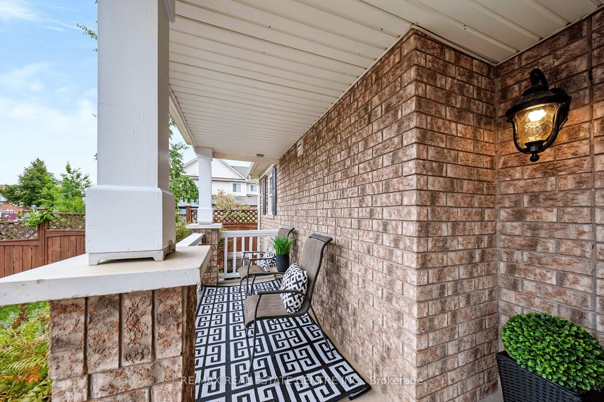 Photo 4 of 1630 Cartwright Crescent, Milton, Clarke — HOMEH