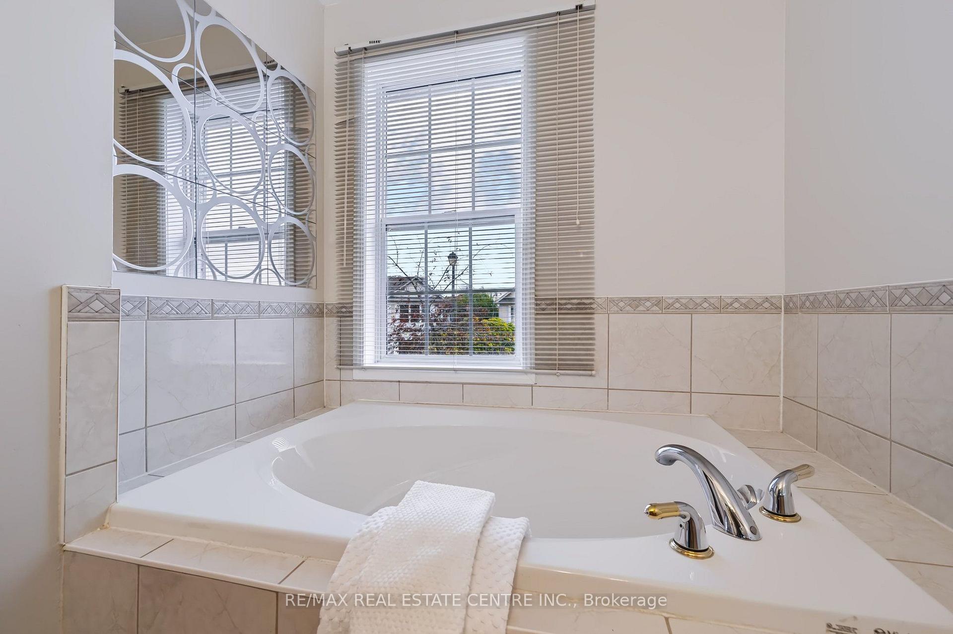 Photo 21 of 1630 Cartwright Crescent, Milton, Clarke — HOMEH